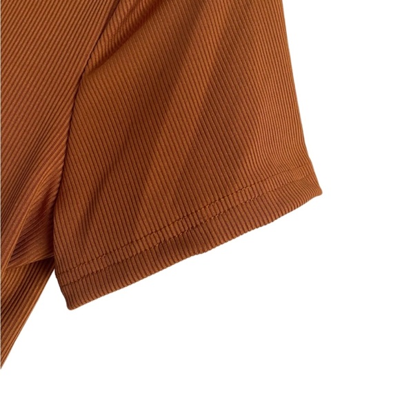 Ribbed Crewneck Short Sleeve Bodysuit
Size L Color Camel - Picture 9 of 12